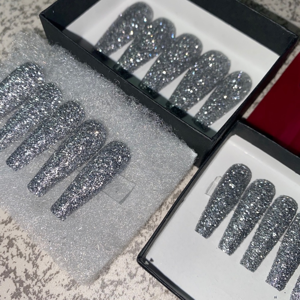 Glitter press on nails !